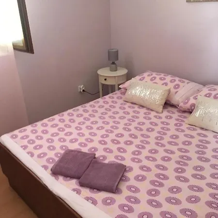 Kerum * Sveta Nedelja (Hvar)