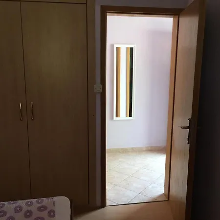 Kerum * Sveta Nedelja (Hvar)